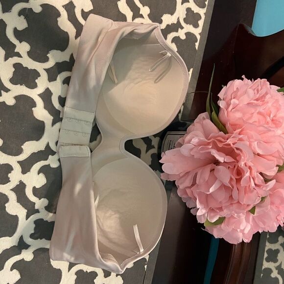 Warners White Bra 34C  - Picture 2 of 5